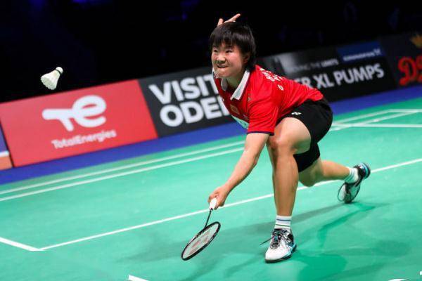 容显得尤为 容显得尤为